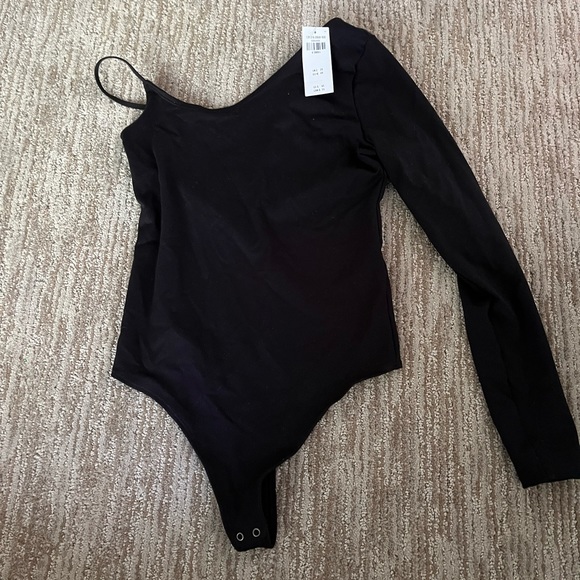 Long-Sleeve Seamless Fabric Asymmetrical Bodysuit - Picture 5 of 7